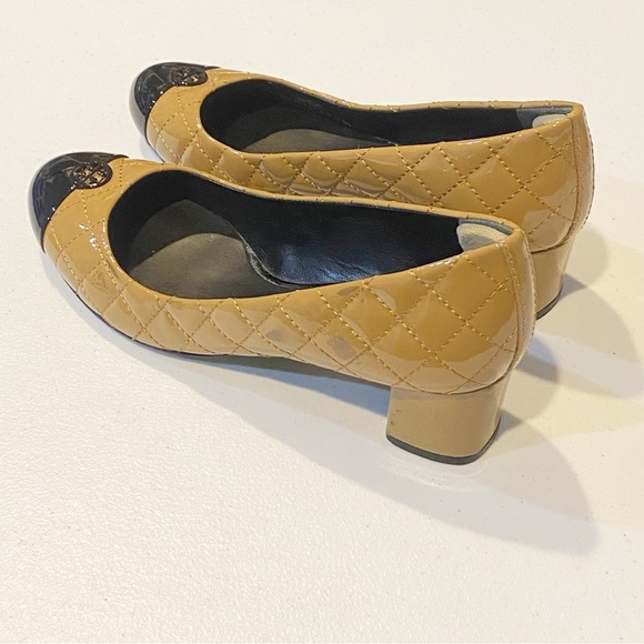 TORY BURCH Kaitlin Camel Quilted Patent Leather Pumps - Picture 9 of 15